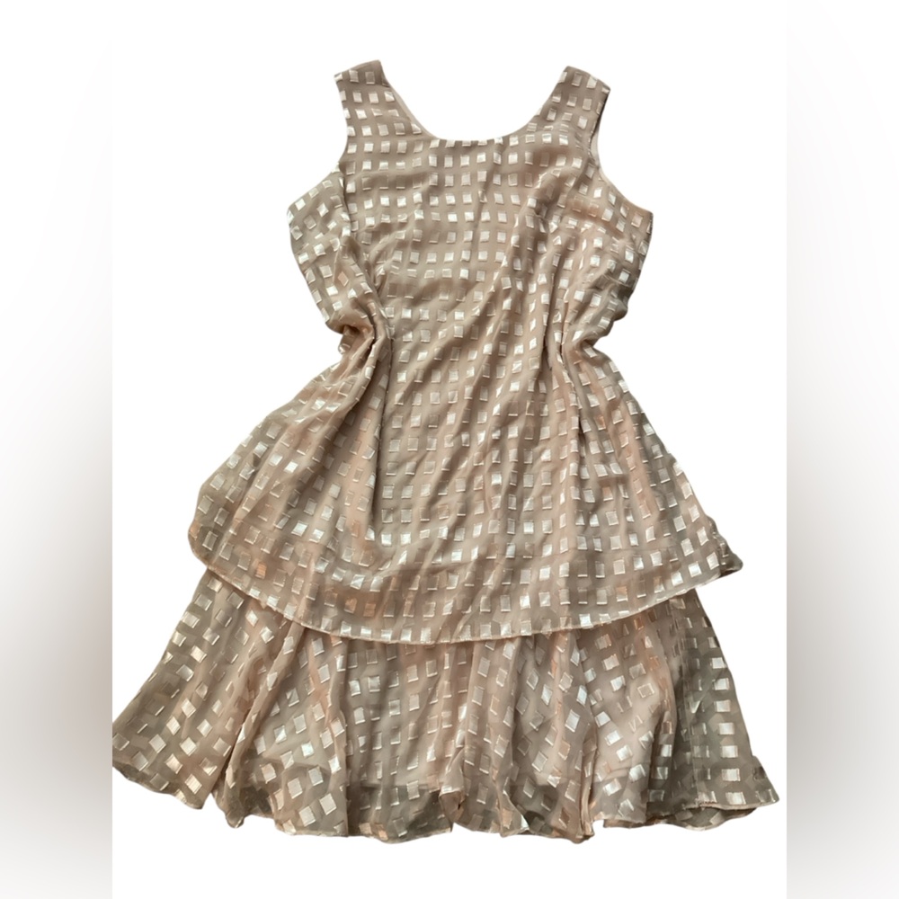 Women’s vintage plus size gold tiered dress size 18